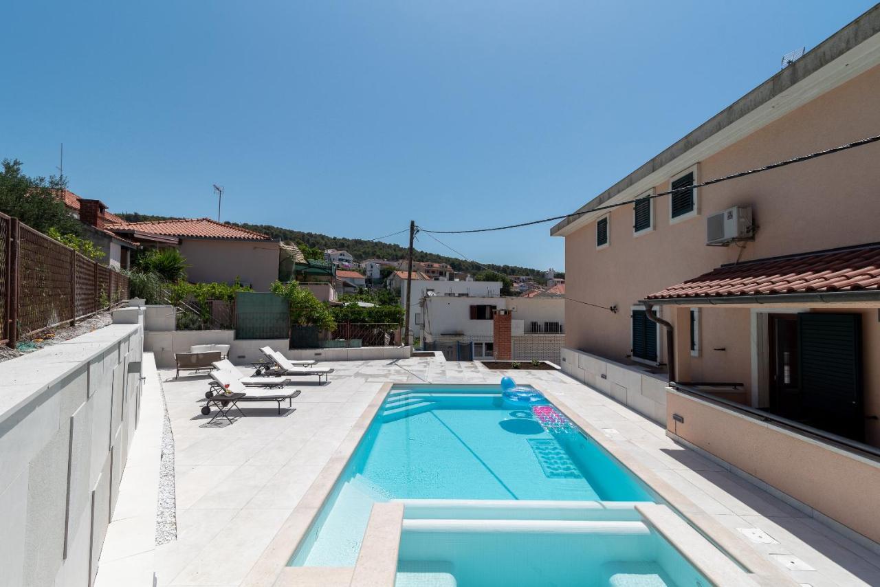 Villa Lavandula With Heated Swimming Pool Trogir Ngoại thất bức ảnh