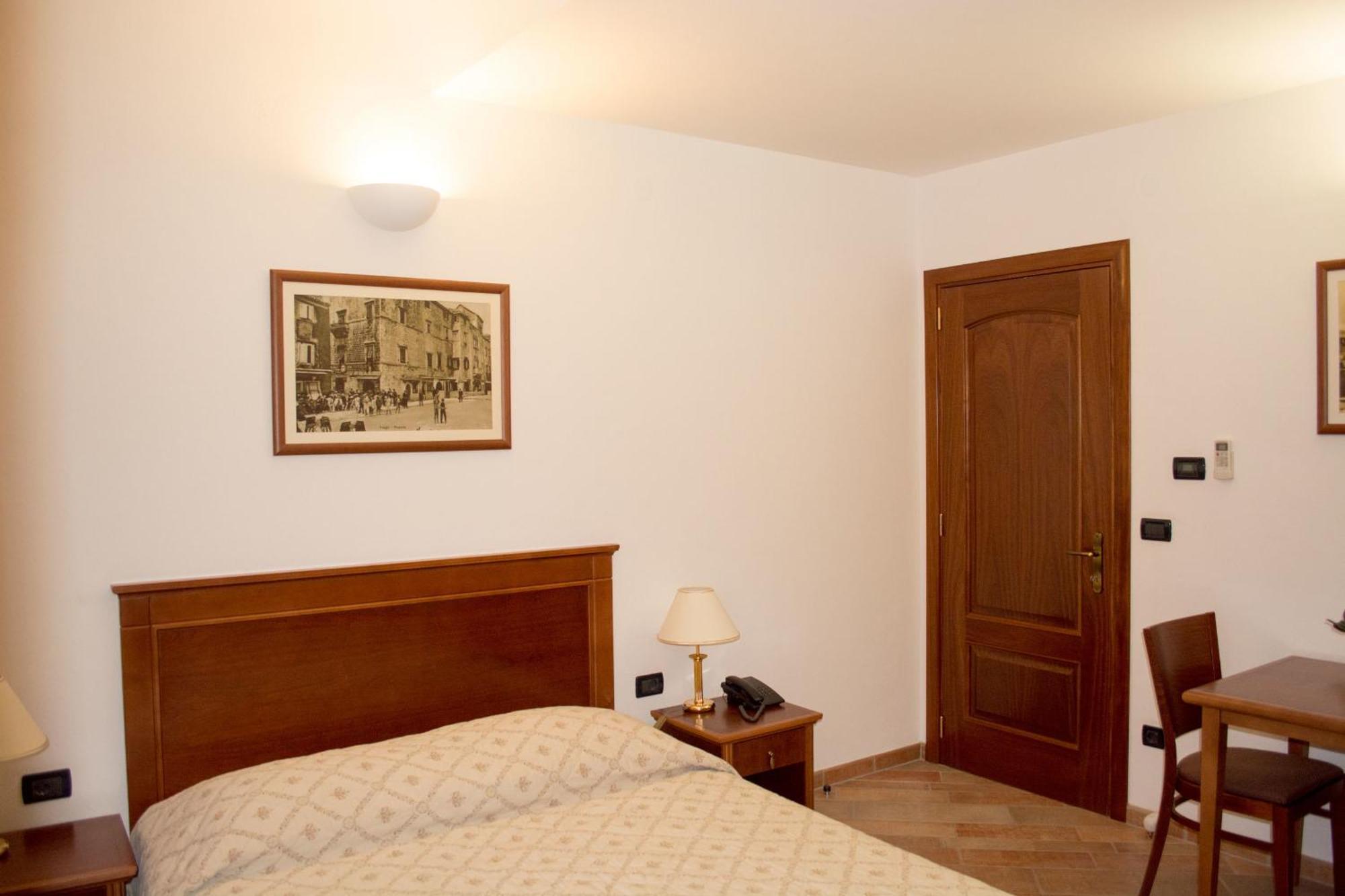 Villa Lavandula With Heated Swimming Pool Trogir Phòng bức ảnh