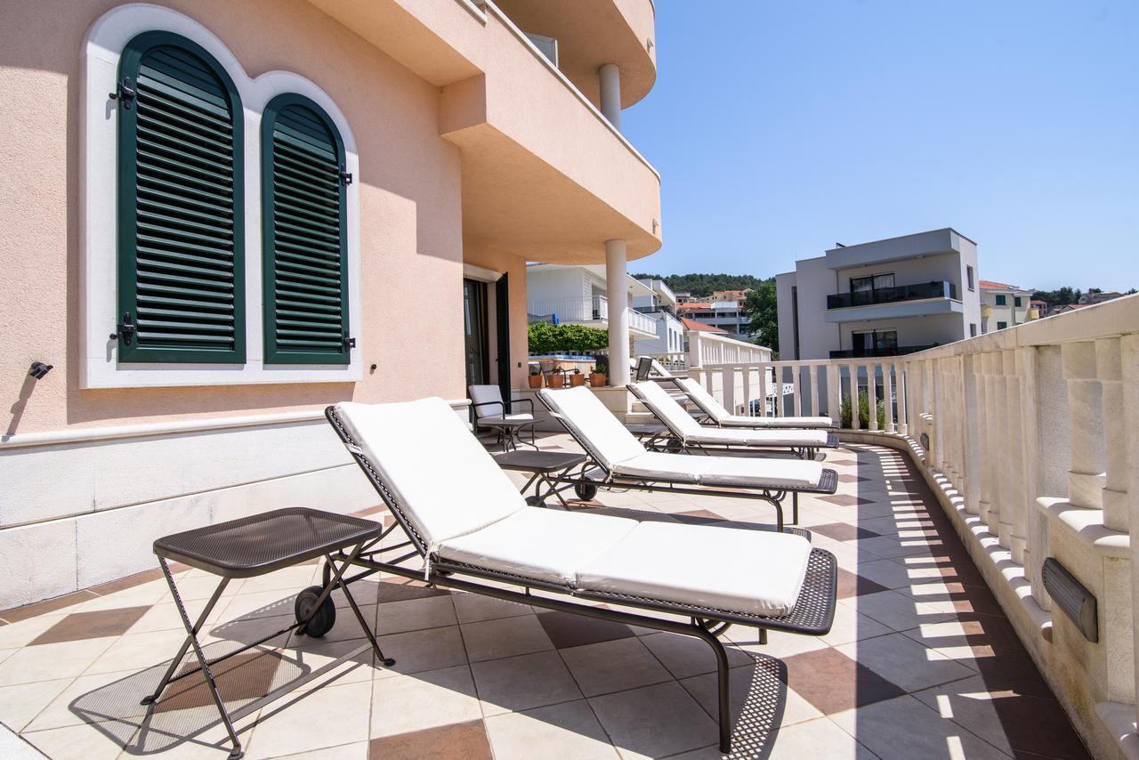 Villa Lavandula With Heated Swimming Pool Trogir Ngoại thất bức ảnh